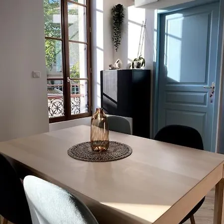 Cozy Mezzanine Hideaway Apartment Nimes Exterior photo